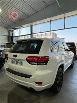 جیپ گراند شیرۆکی